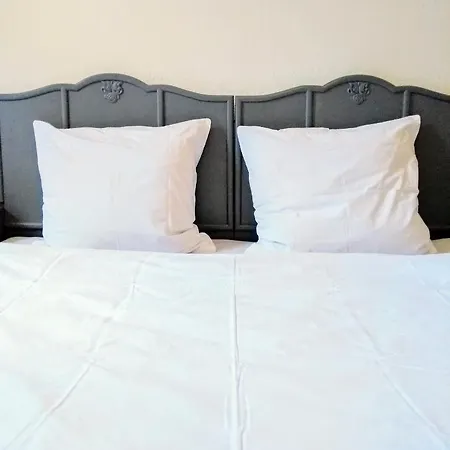 Hotel Café Nobis *